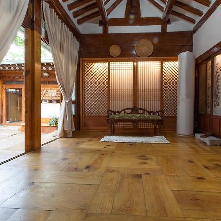 Dongmyo Hanok Sihwadang - Private Korean Style House In The City Center With A Beautiful Garden Seoul Luaran gambar