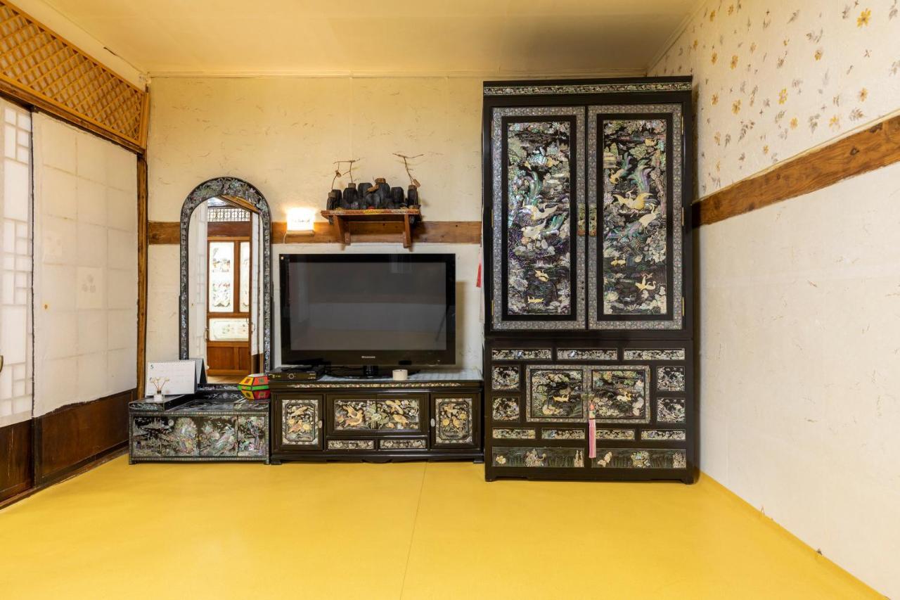 Dongmyo Hanok Sihwadang - Private Korean Style House In The City Center With A Beautiful Garden Seoul Luaran gambar