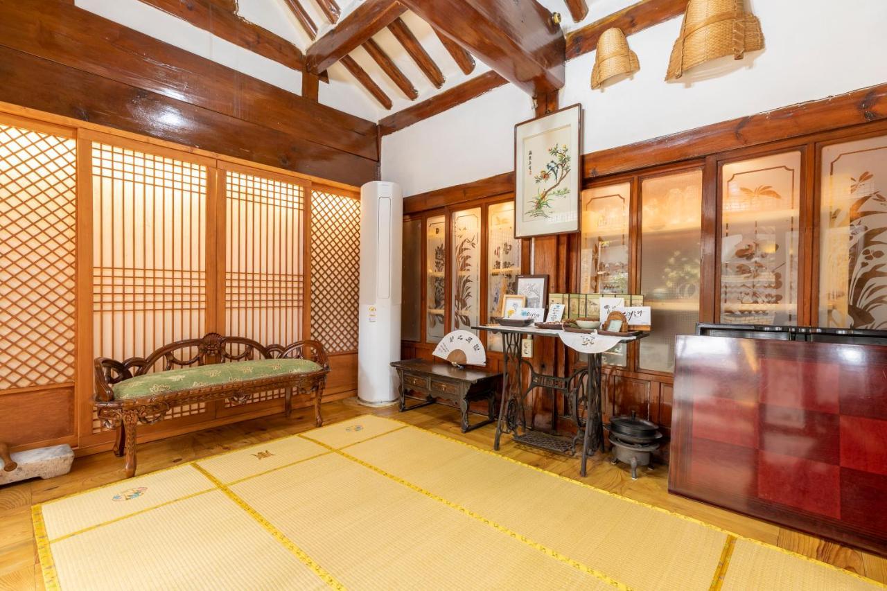 Dongmyo Hanok Sihwadang - Private Korean Style House In The City Center With A Beautiful Garden Seoul Luaran gambar