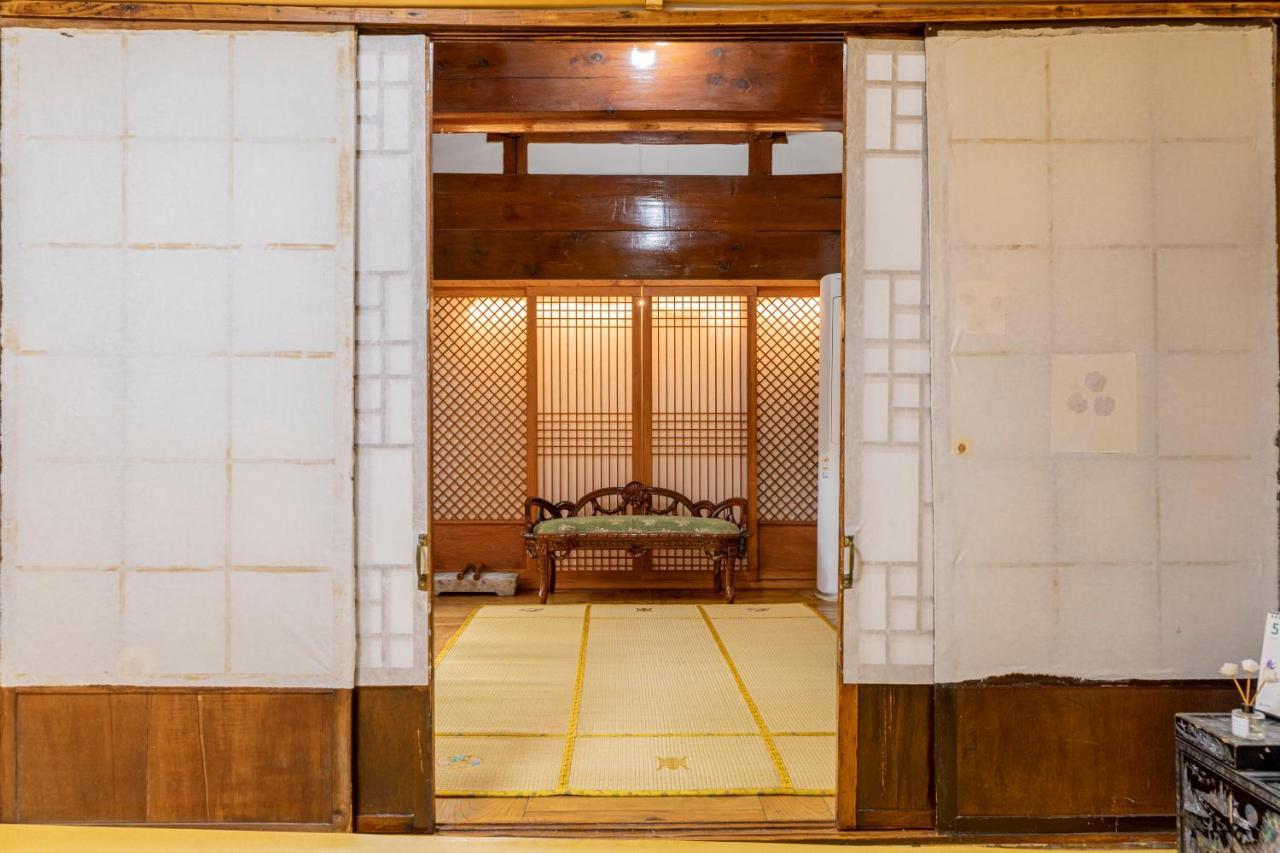 Dongmyo Hanok Sihwadang - Private Korean Style House In The City Center With A Beautiful Garden Seoul Luaran gambar