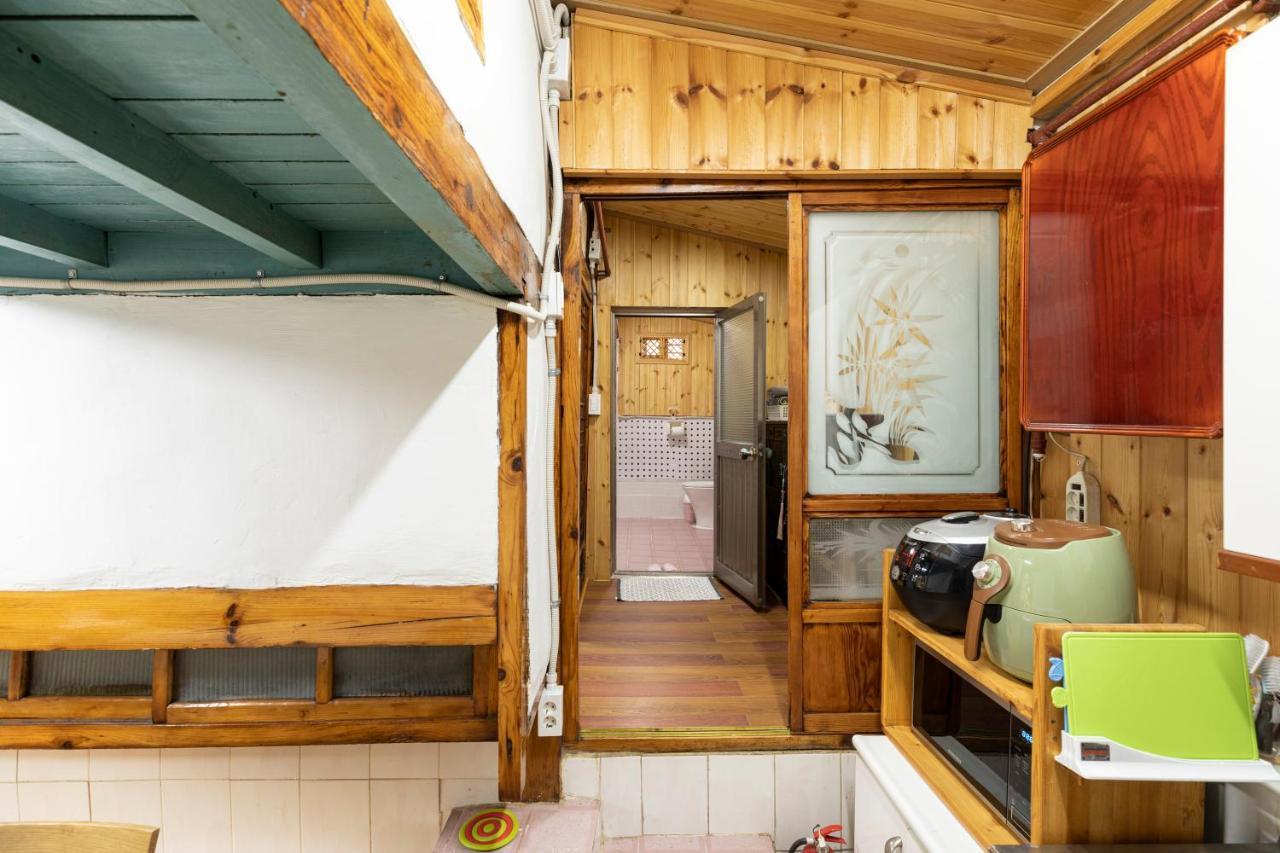 Dongmyo Hanok Sihwadang - Private Korean Style House In The City Center With A Beautiful Garden Seoul Luaran gambar