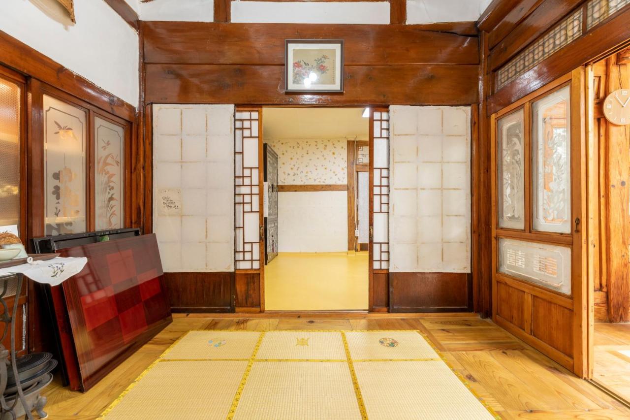 Dongmyo Hanok Sihwadang - Private Korean Style House In The City Center With A Beautiful Garden Seoul Luaran gambar