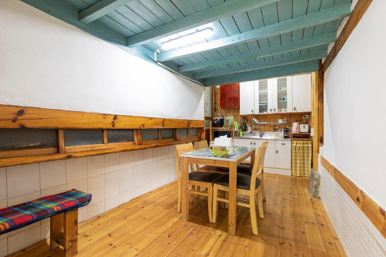 Dongmyo Hanok Sihwadang - Private Korean Style House In The City Center With A Beautiful Garden Seoul Luaran gambar